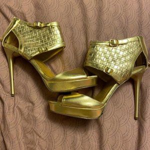3/$30✨ Gold heels